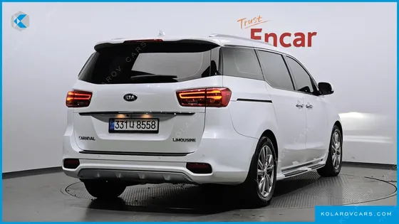 KIA CARNIVAL GASOLINE 7-SEATER LIMOUSINE