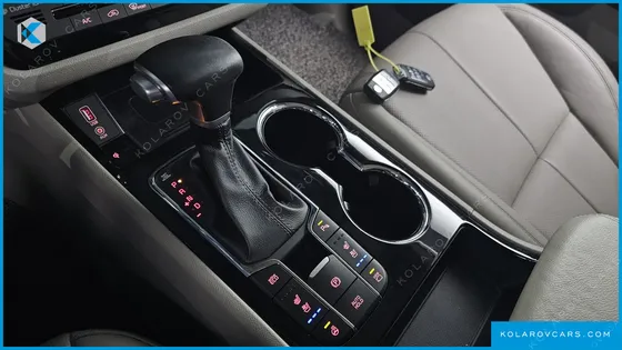 KIA CARNIVAL GASOLINE 7-SEATER LIMOUSINE