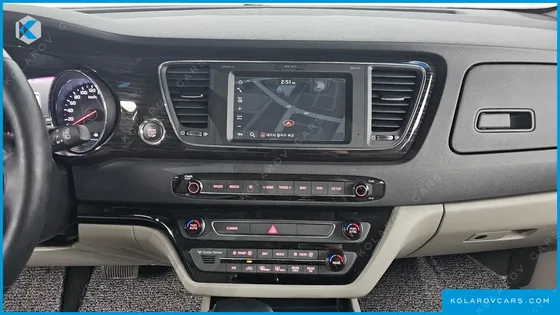 KIA CARNIVAL GASOLINE 7-SEATER LIMOUSINE