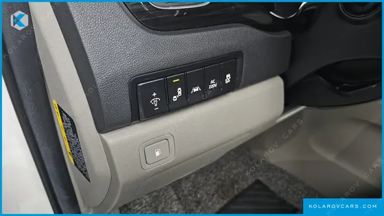 KIA CARNIVAL GASOLINE 7-SEATER LIMOUSINE