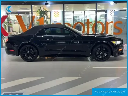 FORD MUSTANG CONVERTIBLE