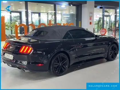 FORD MUSTANG CONVERTIBLE