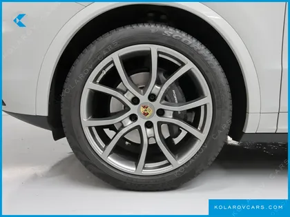 PORSCHE CAYENNE 3.0 PLATINUM EDITION