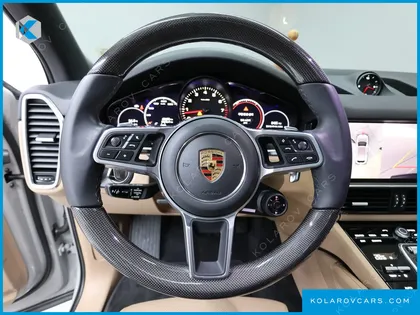 PORSCHE CAYENNE 3.0 PLATINUM EDITION