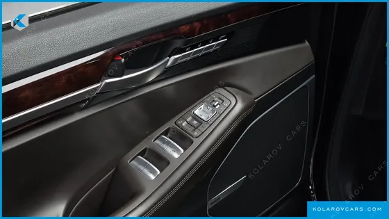 GENESIS EQ900 3.8 GDI AWD