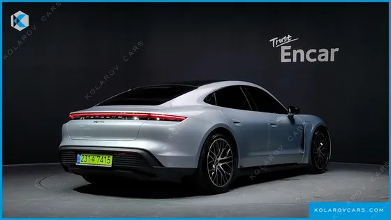 PORSCHE TAYCAN BASE