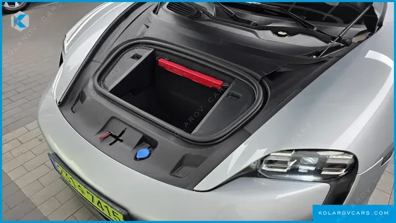 PORSCHE TAYCAN BASE