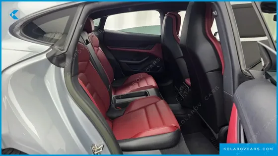 PORSCHE TAYCAN BASE