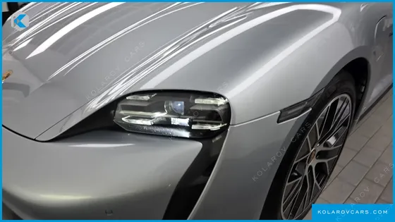 PORSCHE TAYCAN BASE