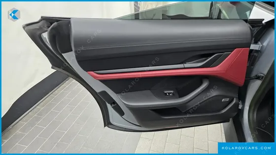 PORSCHE TAYCAN BASE