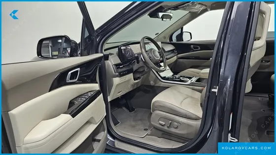 KIA CARNIVAL GASOLINE 9-SEATER NOBLESSE