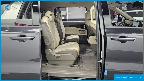 KIA CARNIVAL GASOLINE 9-SEATER NOBLESSE
