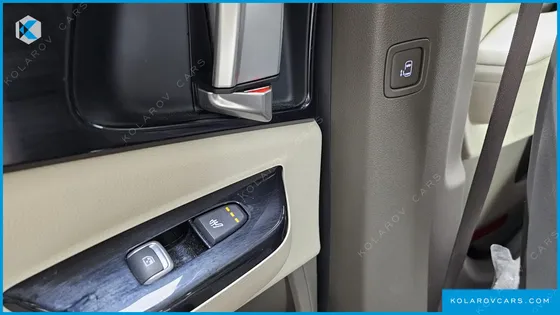 KIA CARNIVAL GASOLINE 9-SEATER NOBLESSE