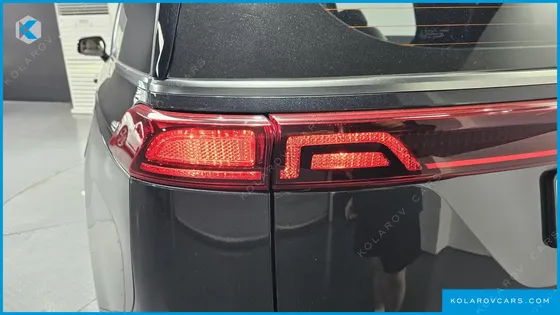 KIA CARNIVAL GASOLINE 9-SEATER NOBLESSE