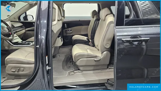 KIA CARNIVAL GASOLINE 9-SEATER NOBLESSE
