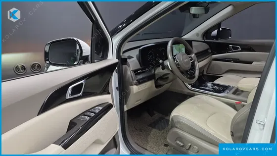 KIA CARNIVAL GASOLINE 7-SEATER NOBLESSE