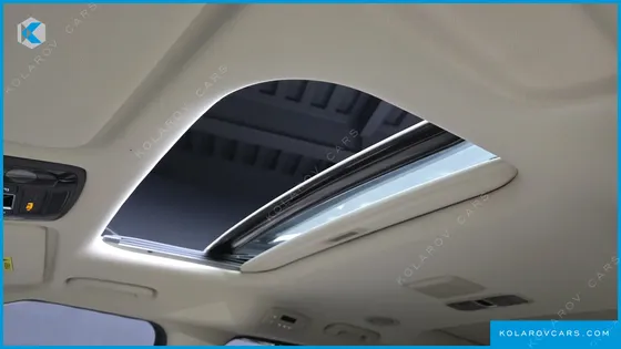 KIA CARNIVAL GASOLINE 7-SEATER NOBLESSE