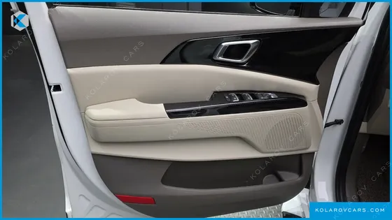 KIA CARNIVAL GASOLINE 7-SEATER NOBLESSE