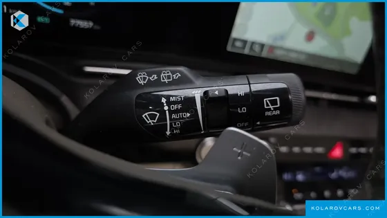 KIA CARNIVAL GASOLINE 7-SEATER NOBLESSE
