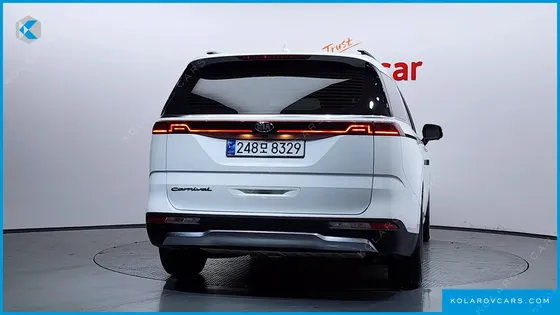 KIA CARNIVAL GASOLINE 9-SEATER SIGNATURE