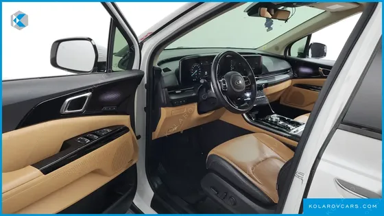 KIA CARNIVAL GASOLINE 9-SEATER SIGNATURE