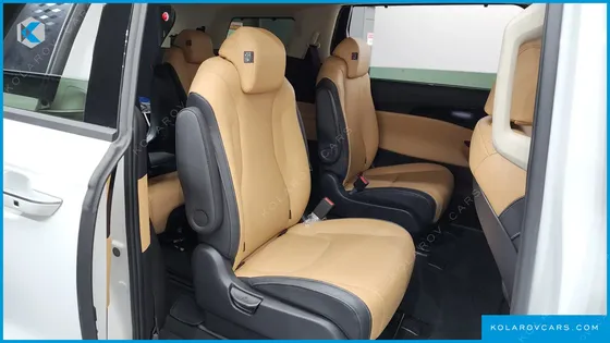 KIA CARNIVAL GASOLINE 9-SEATER SIGNATURE