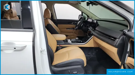 KIA CARNIVAL GASOLINE 9-SEATER SIGNATURE