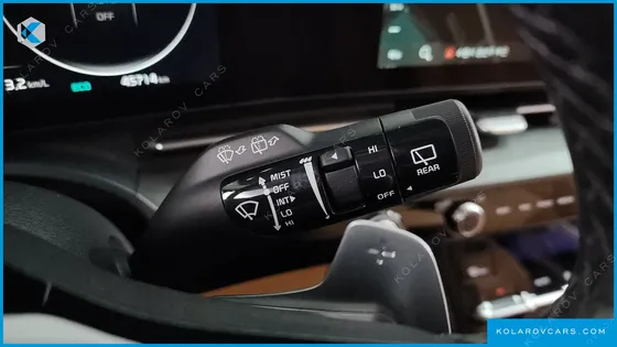 KIA CARNIVAL GASOLINE 9-SEATER SIGNATURE