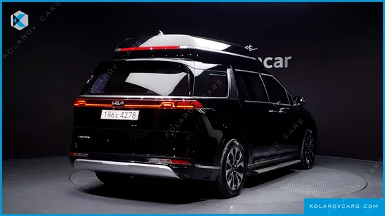 KIA CARNIVAL 7-SEATER HI-LIMOUSINE