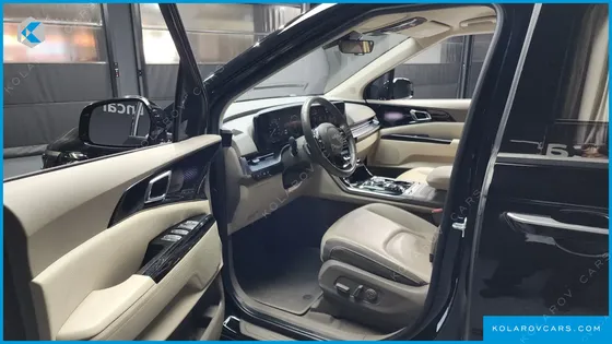 KIA CARNIVAL 7-SEATER HI-LIMOUSINE