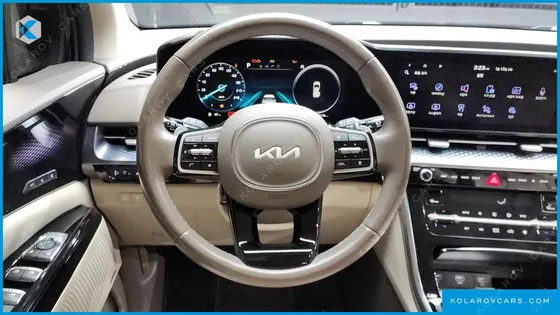 KIA CARNIVAL 7-SEATER HI-LIMOUSINE