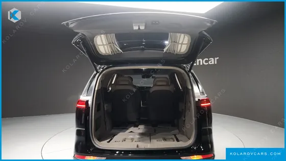 KIA CARNIVAL 7-SEATER HI-LIMOUSINE