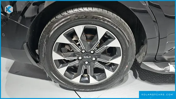 KIA CARNIVAL GASOLINE 9-SEATER SIGNATURE