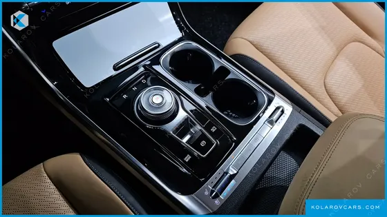 KIA CARNIVAL GASOLINE 9-SEATER SIGNATURE