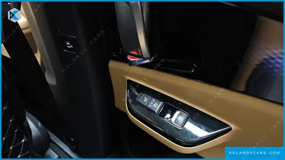 KIA CARNIVAL GASOLINE 9-SEATER SIGNATURE