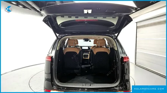 KIA CARNIVAL GASOLINE 9-SEATER SIGNATURE