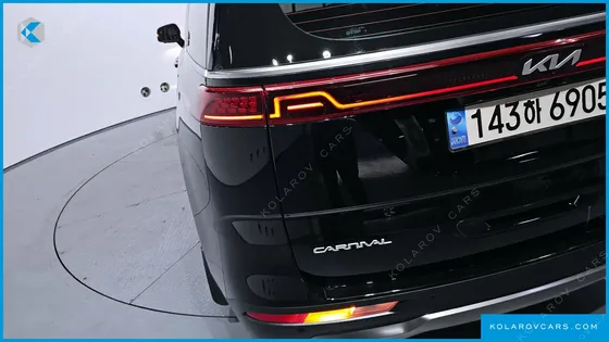 KIA CARNIVAL GASOLINE 9-SEATER SIGNATURE