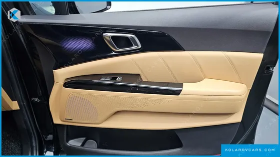 KIA CARNIVAL GASOLINE 9-SEATER SIGNATURE