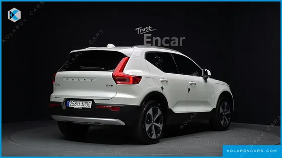 VOLVO XC40 B4 ULTIMATE BRIGHT