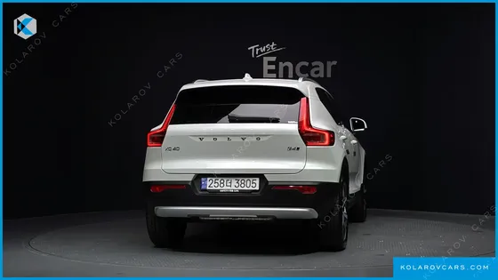 VOLVO XC40 B4 ULTIMATE BRIGHT