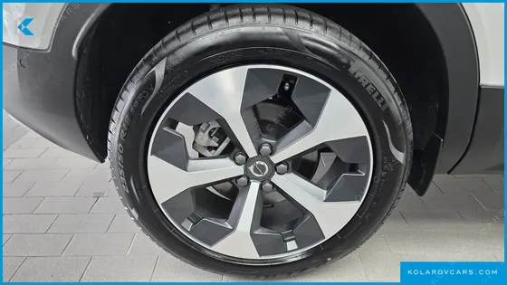 VOLVO XC40 B4 ULTIMATE BRIGHT