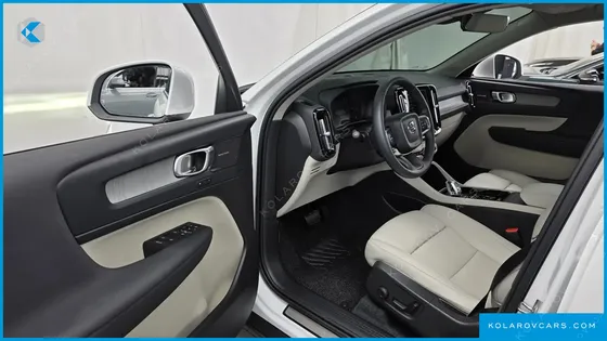 VOLVO XC40 B4 ULTIMATE BRIGHT