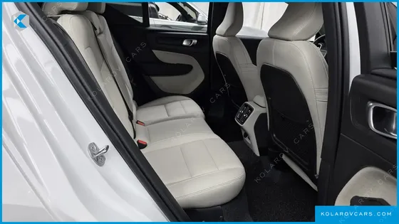 VOLVO XC40 B4 ULTIMATE BRIGHT