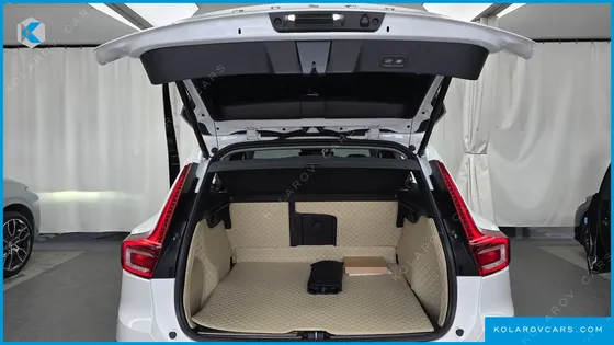 VOLVO XC40 B4 ULTIMATE BRIGHT