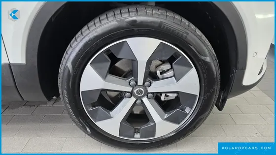 VOLVO XC40 B4 ULTIMATE BRIGHT