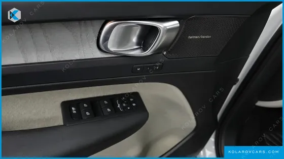 VOLVO XC40 B4 ULTIMATE BRIGHT