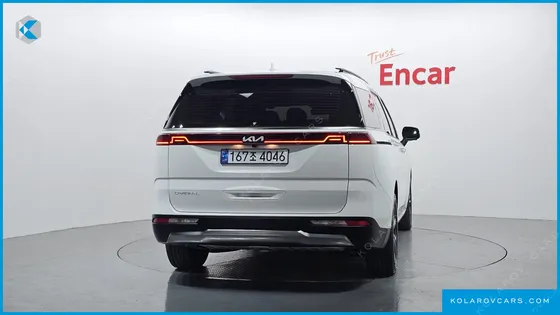 KIA CARNIVAL 7-SEATER OUTDOOR