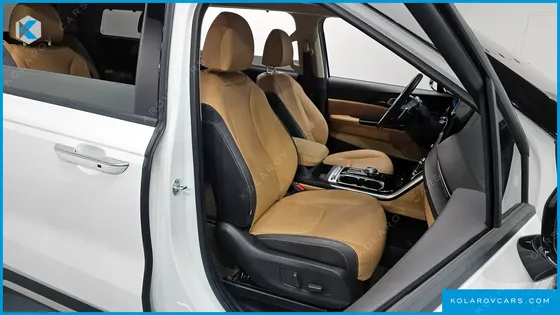 KIA CARNIVAL 7-SEATER OUTDOOR