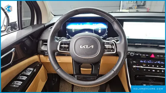 KIA CARNIVAL 7-SEATER OUTDOOR