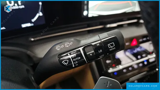 KIA CARNIVAL 7-SEATER OUTDOOR